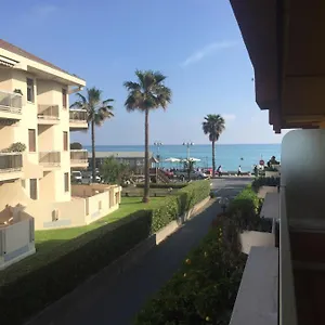 A Due Passi Dal Mare Vallecrosia